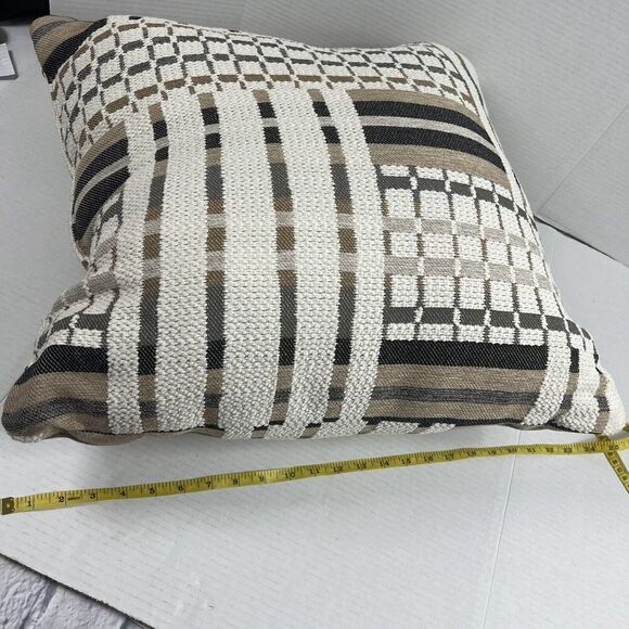 Large Decorative Throw Pillow 20”x 20” Geometric Pattern NEW Multi Color Texture - Picture 8 of 10